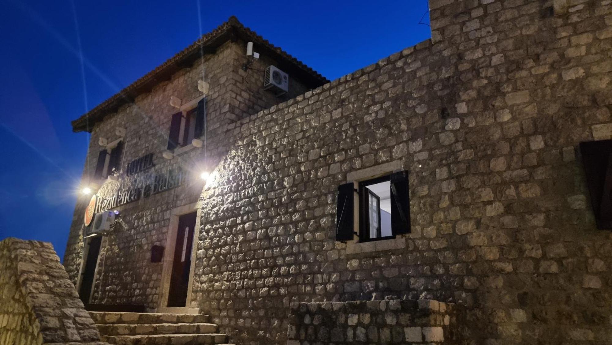 Kulla E Balshajve Hotel Ulcinj Exterior photo